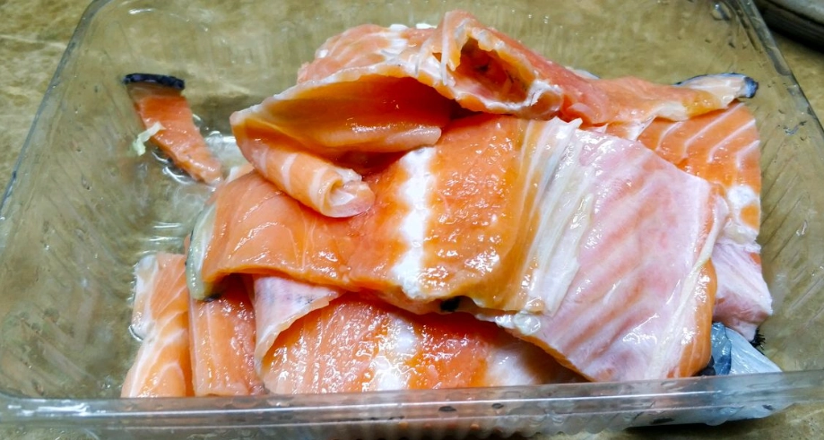 快速解凍三文魚方法 快速解凍三文魚方法