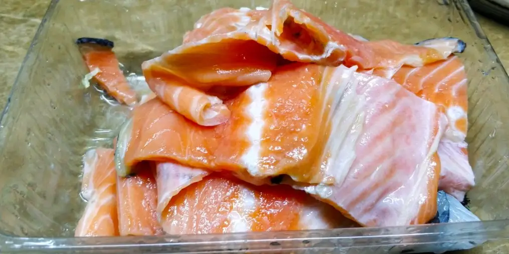 三文魚解凍方法完整攻略：專業廚師教你保持鮮嫩口感