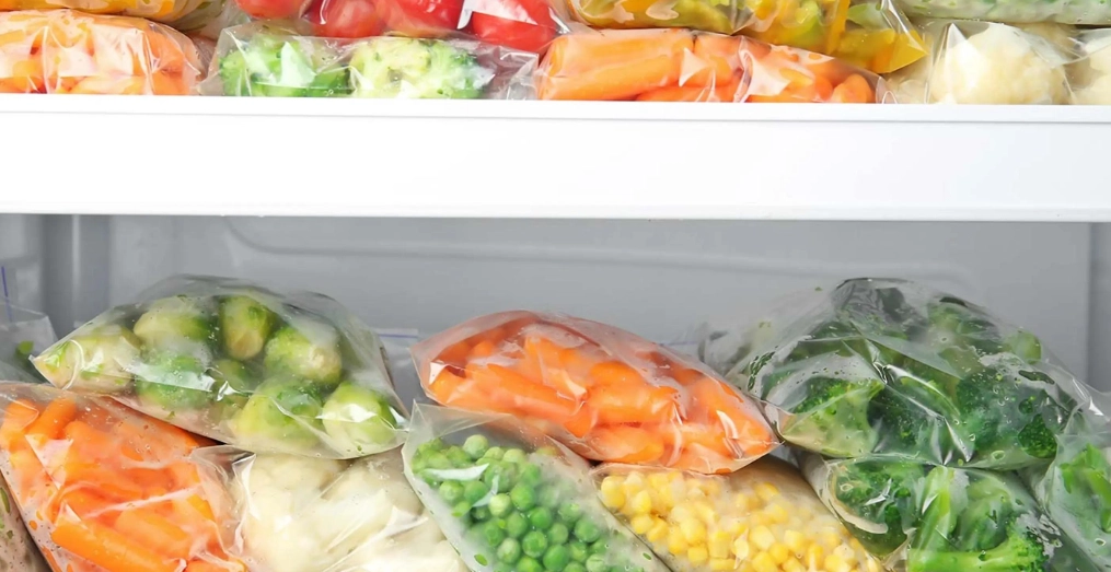 熟食解凍安全指南：專家教你避免食物中毒的實用技巧