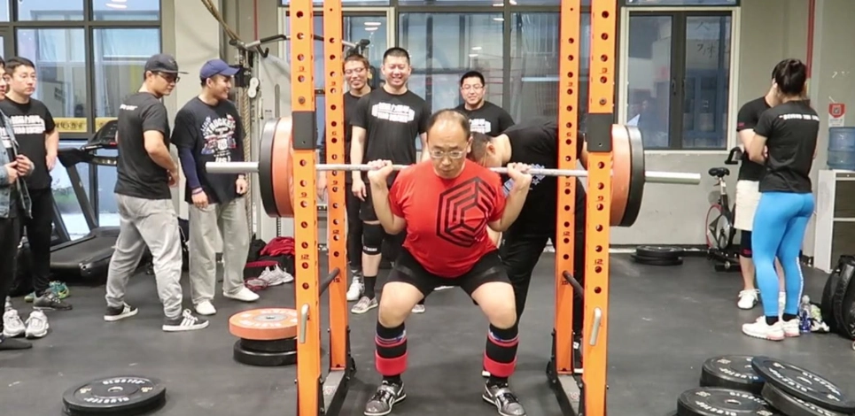 肩頸放鬆動作 肩頸放鬆動作