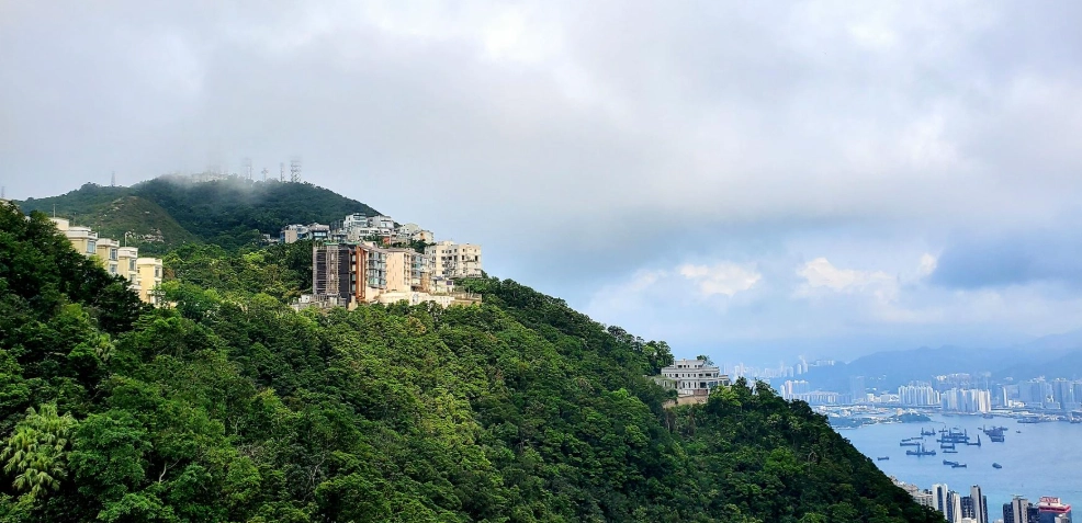 香港徒步下山