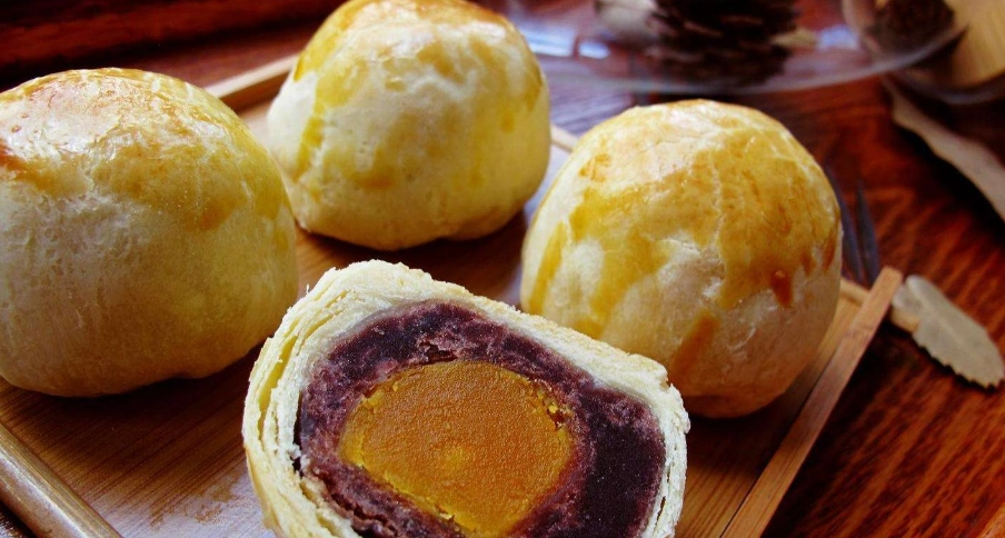 豬油蛋黃酥做法全解析：從選油到烘焙的完整指南