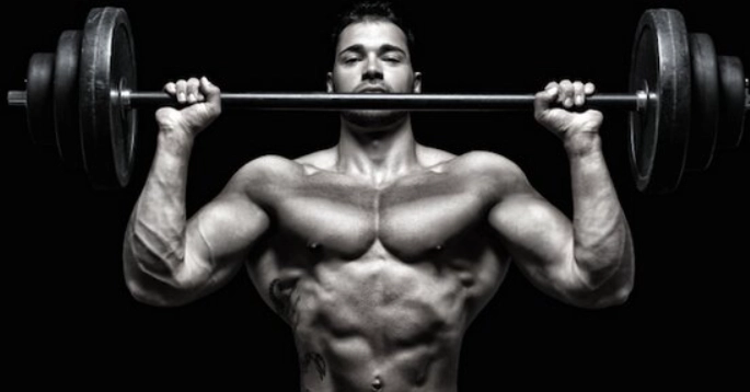 太平洋寬肩怎麼練？掌握這5個關鍵訓練與飲食策略，打造立體肩線