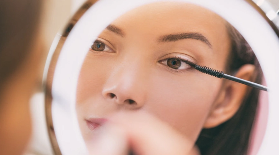 大小眼面相解析