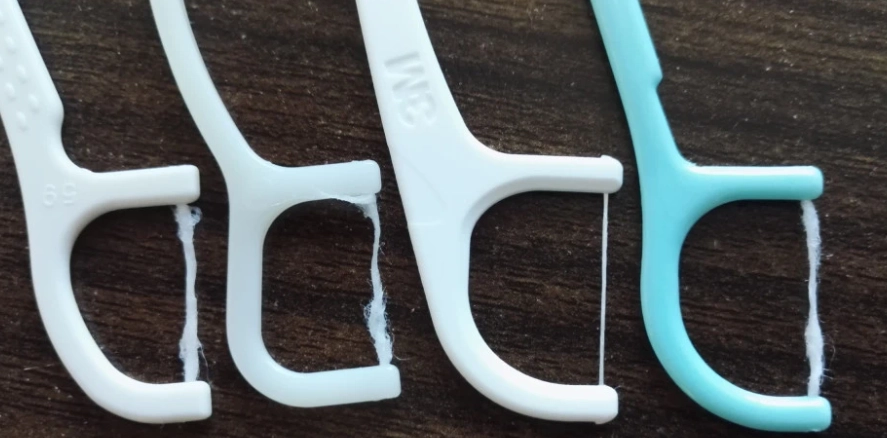 正確使用牙線棒