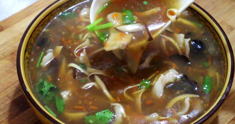 湯常溫可以放多久？專家揭密安全時限與保存技巧