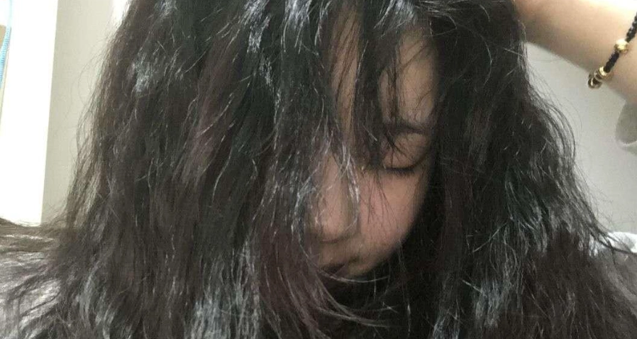 頭髮變粗原因全解析：五大關鍵因素與改善策略