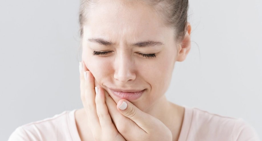 牙齦腫痛舒緩全攻略：立即有效的居家急救與專業治療指南