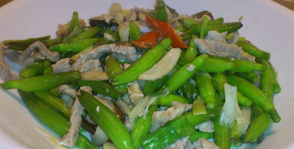 乾金針花炒肉絲做法全攻略：從選材到上桌的專家秘訣