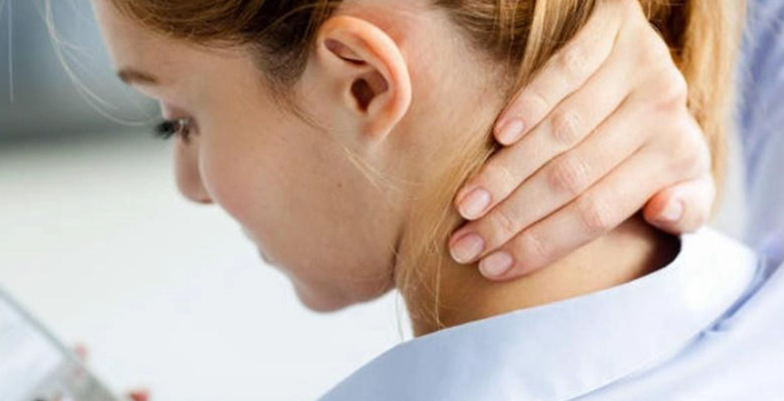 脖子側邊緊緊的？專家教你三招有效放鬆與預防