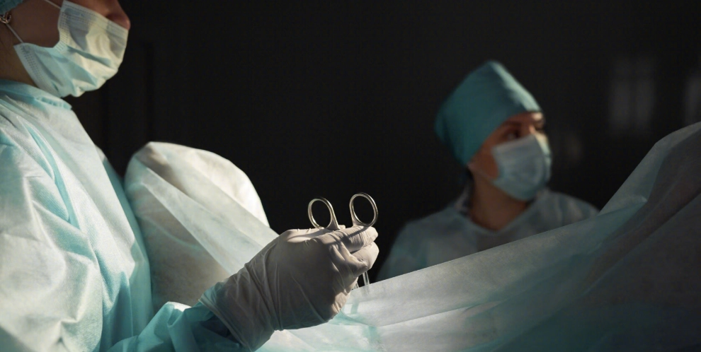 全身麻醉恢復時間全解析：從甦醒到完全復原的關鍵指南