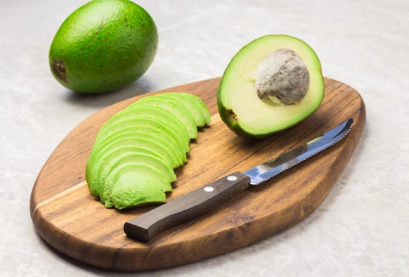 酪梨切開可以放多久？保存時間、方法與實戰技巧全解析