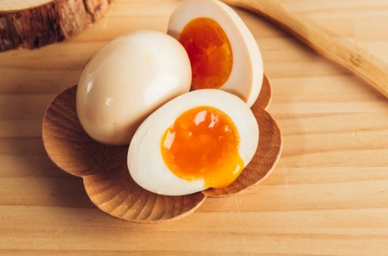 溏心蛋醬汁黃金比例大公開！3款經典配方與零失敗煮蛋技巧