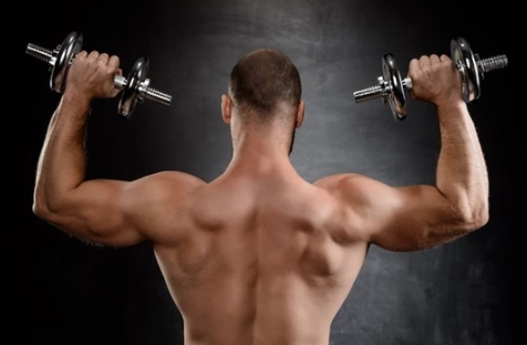 開肩動作男必練指南：告別圓肩駝背，提升運動表現