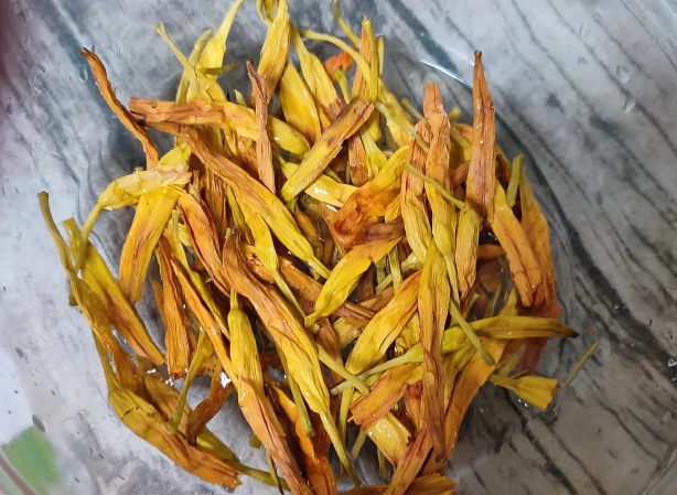 金針花泡發 金針花泡發