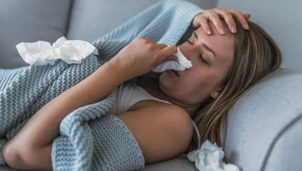 感冒流鼻水吃什麼？營養師教你吃對食物加速康復