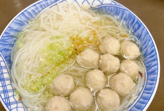 宜蘭火車站美食地圖：步行10分鐘內老店、小吃、甜點全攻略