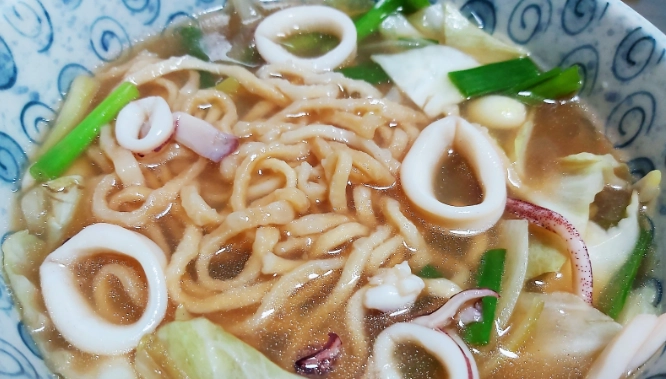 花枝羹麵終極指南：老饕私藏店家、獨家食譜與挑選秘訣