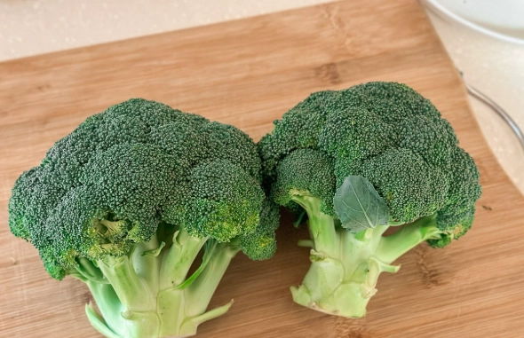 花椰菜燙多久會熟？掌握3分鐘關鍵，燙出完美口感不失營養