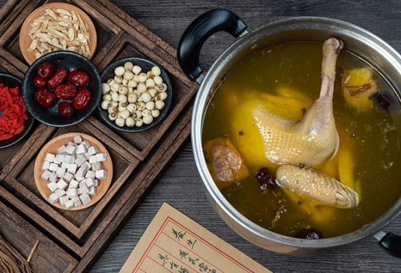 十全大補湯要加鹽嗎？中醫師與藥膳師的加鹽時機與技巧全解析