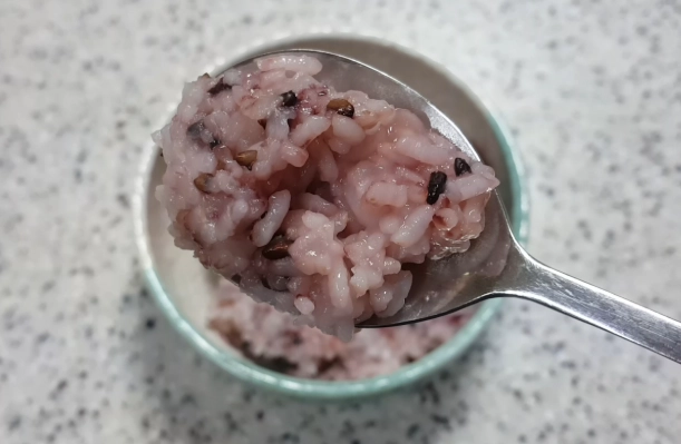 冷凍飯解凍沒有微波爐？5種實用方法讓米飯口感不變乾