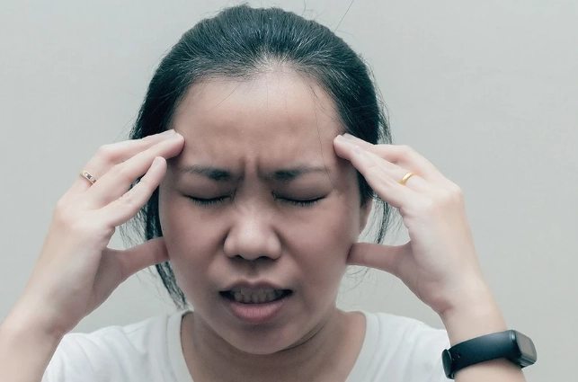 眼睛頭暈原因 眼睛頭暈原因