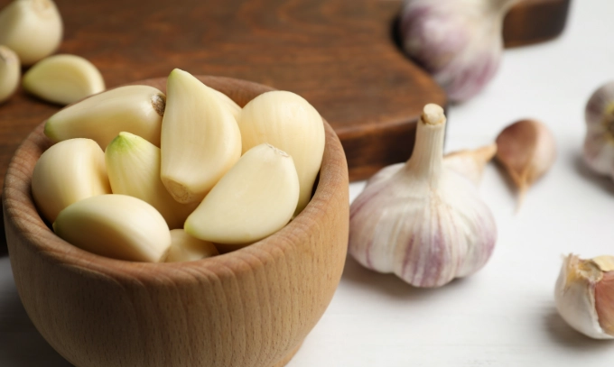 剝皮蒜頭購買、處理與保存全攻略：廚房省時秘訣大公開