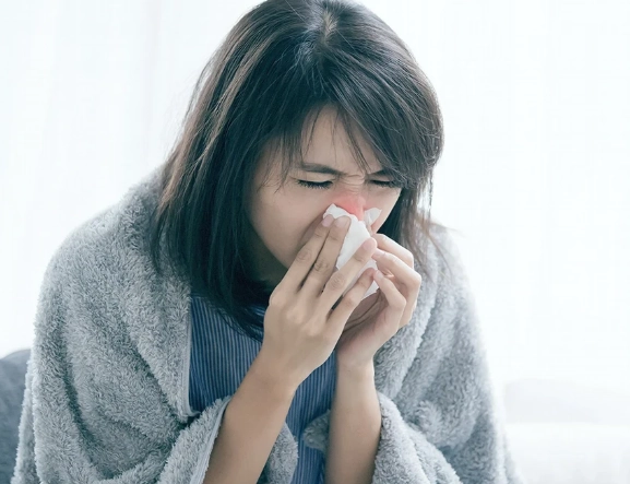 感冒後期白色鼻涕代表快好了嗎？醫師解析原因與正確護理方法