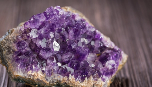 紫水晶等級怎麼看？內行教你從4大關鍵挑選，不再花冤枉錢！