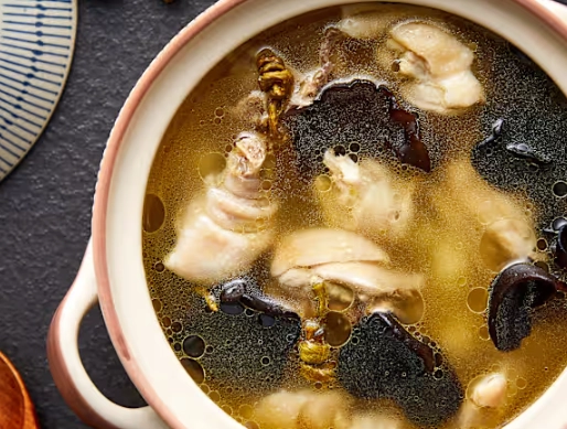 西洋蔘雞湯完整指南：從選材到燉煮，一次解決所有疑難