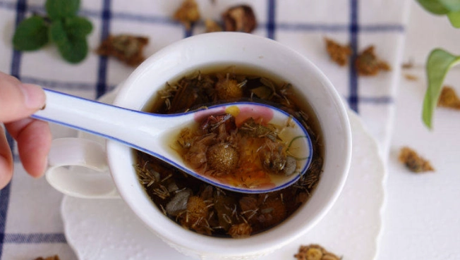 山楂消脂茶配方與功效全攻略：自製養生茶飲輕鬆管理體態