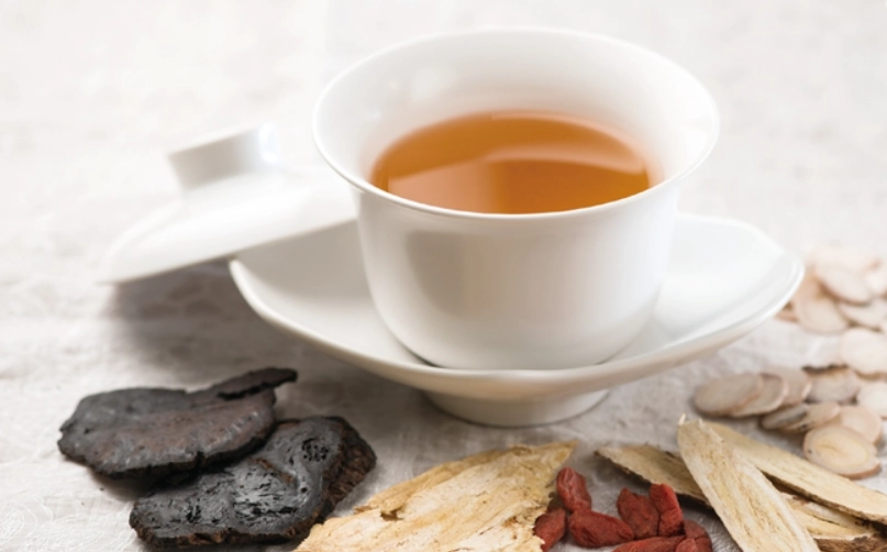 養肝茶禁忌完整指南：這些人喝了反而傷肝，你中招了嗎？