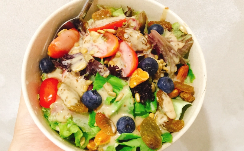 蔬菜水果沙拉做法全攻略：從選材到醬汁的完整教學