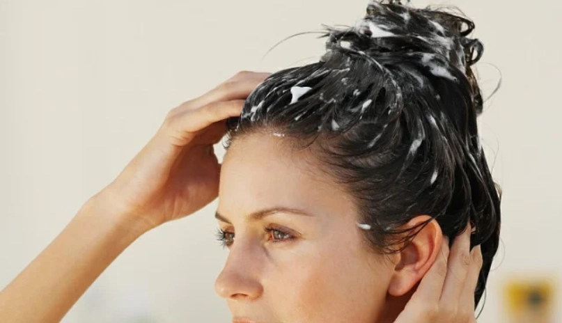 椰子油護髮要洗嗎？護髮專家教你正確使用與清洗時機