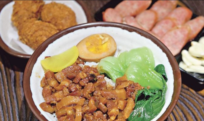 台中必比登小吃全攻略：在地人私藏美食清單與實戰經驗