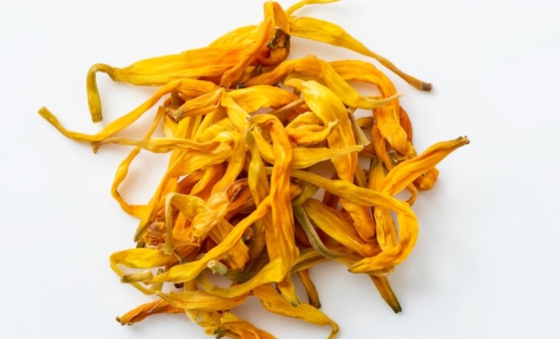 新鮮金針花料理全攻略：從選購、處理到必學3道家常菜