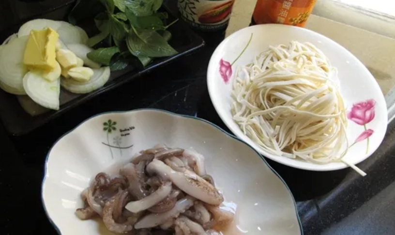 家常花枝炒麵 家常花枝炒麵