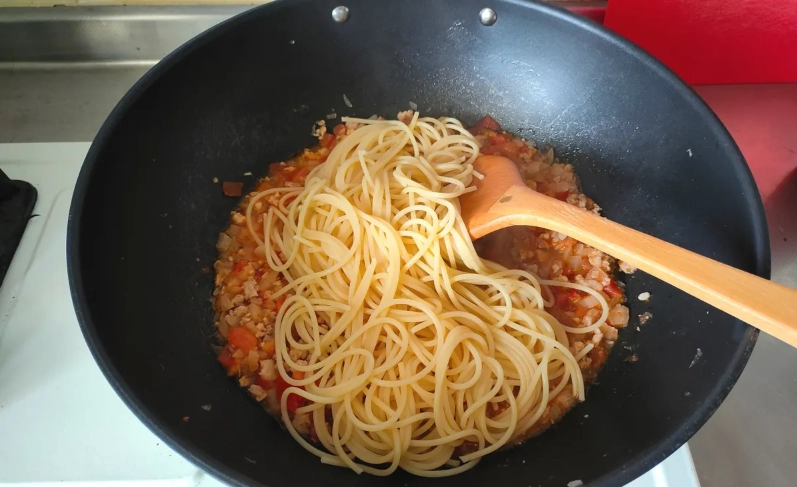 義大利麵甩鍋技巧 義大利麵甩鍋技巧