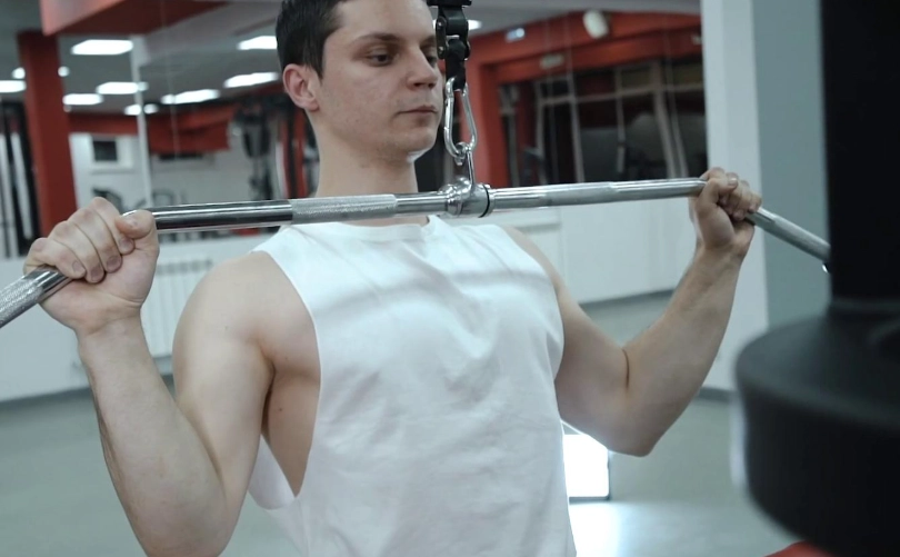 滑輪練胸：從新手到精通的完整指南，打造厚實胸肌