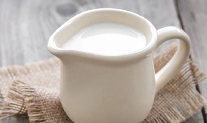 保久乳過期半年還能喝嗎？專家教你判斷與處理的完整指南