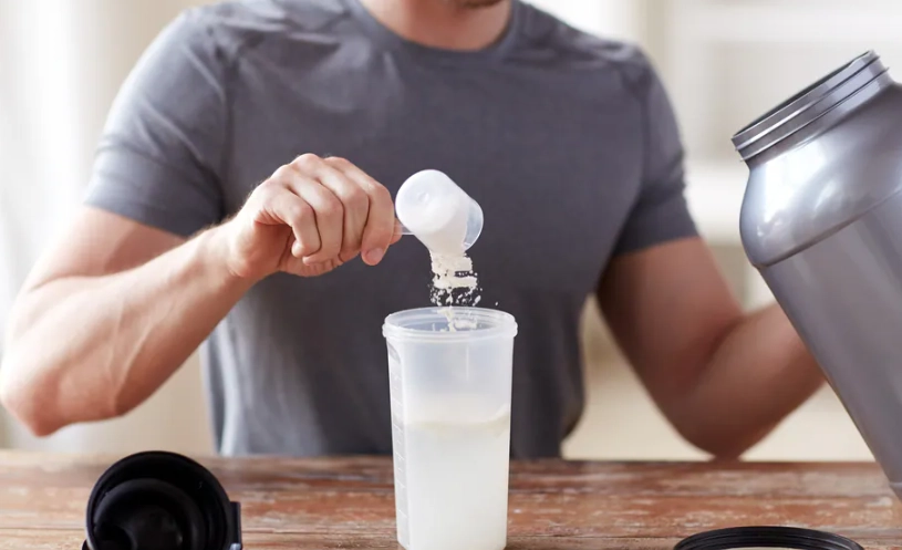 水解乳清蛋白副作用解析：常見不良反應與安全使用指南