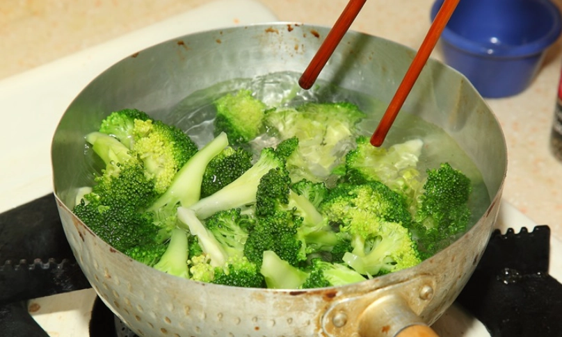 綠花椰菜要燙多久？掌握3大關鍵，翠綠爽脆不軟爛