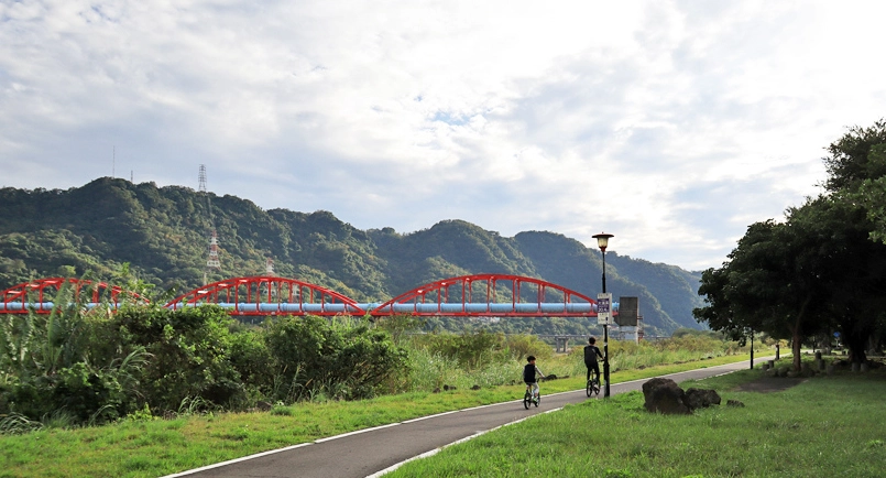 中部親子自行車道攻略：安全路線、租車資訊與親子共騎秘訣