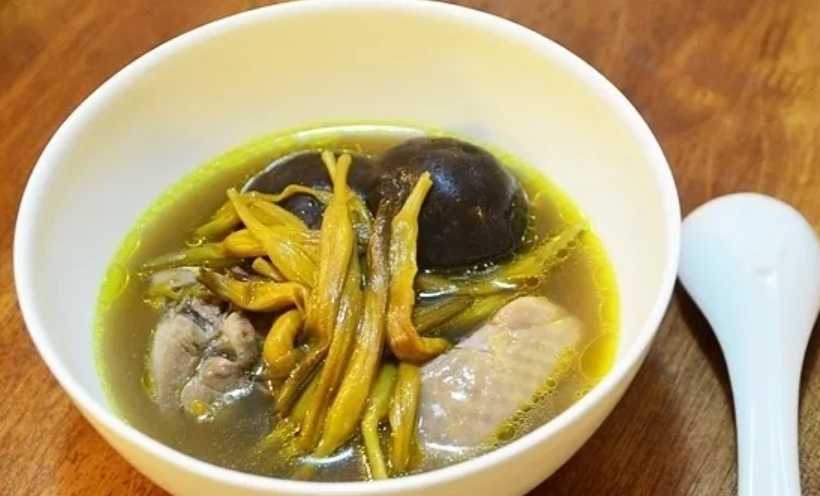 金針雞湯料理
