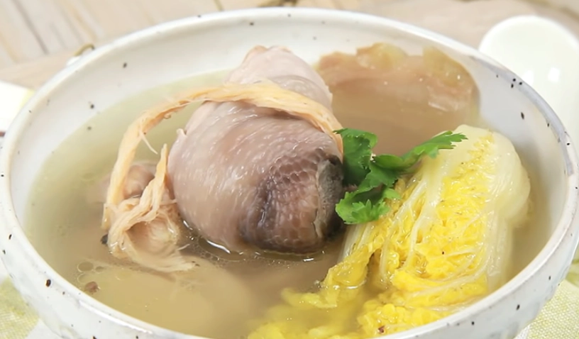家常燉雞湯