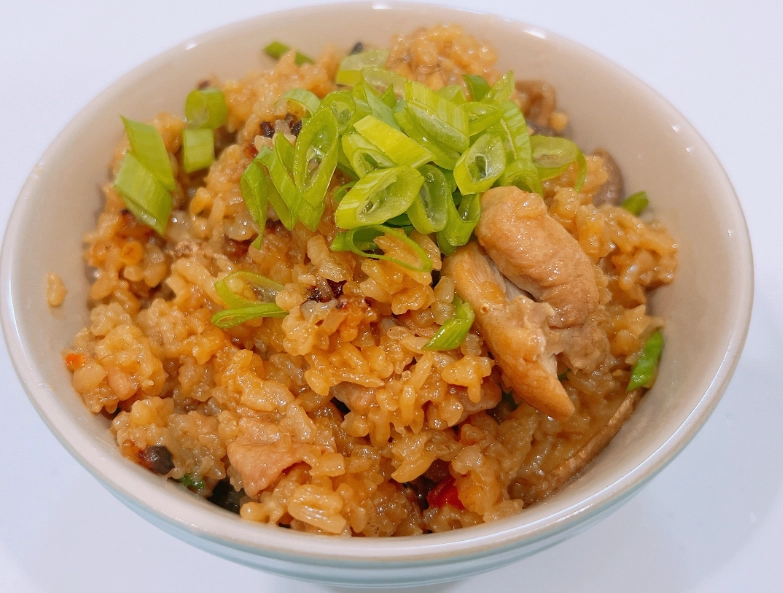 麻油雞飯電子鍋零失敗食譜：香Q不軟爛的關鍵步驟全解析