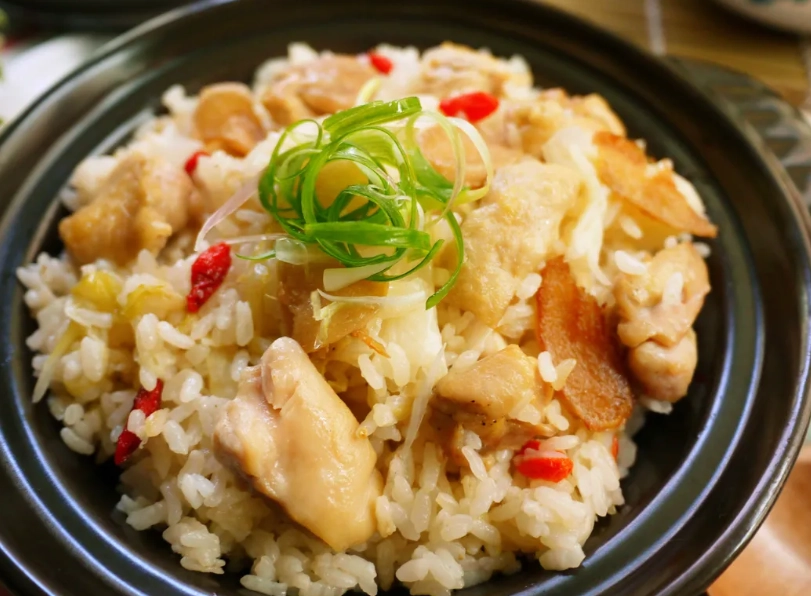 電鍋 麻油雞飯