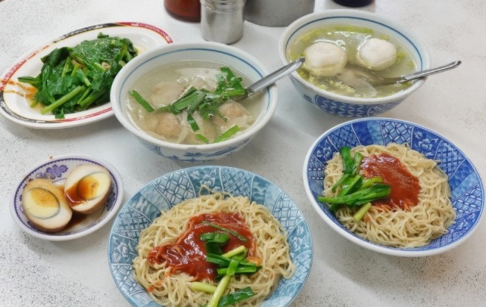 中山堂附近美食