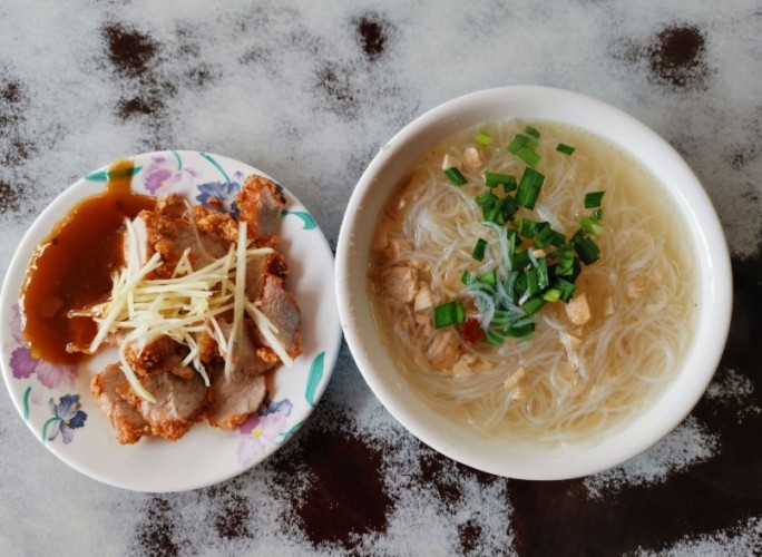 中山堂附近美食