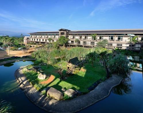 六福村剛果藍天